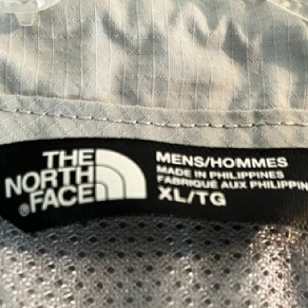 North Face Light Gray Outdoors Hiking Vented Lightweight Mesh Line- Size XL - Picture 7 of 9